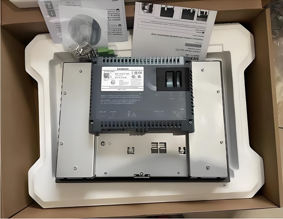 6AV2124-0QC02-0AX1  	 SIMATIC HMI TP1500 Comfort, Comfort Panel, touch operation, 15" widescreen TFT display